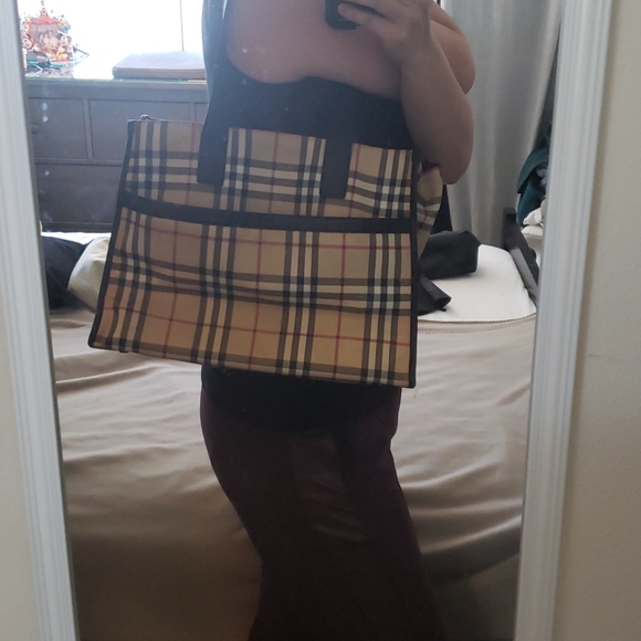 Burberry Tote - Picture 3 of 16